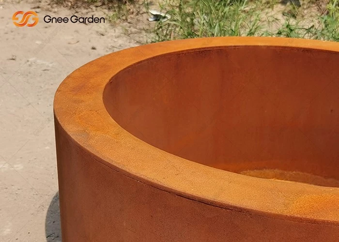 Corten round outdoor fire pit Corten round outdoor fire pit