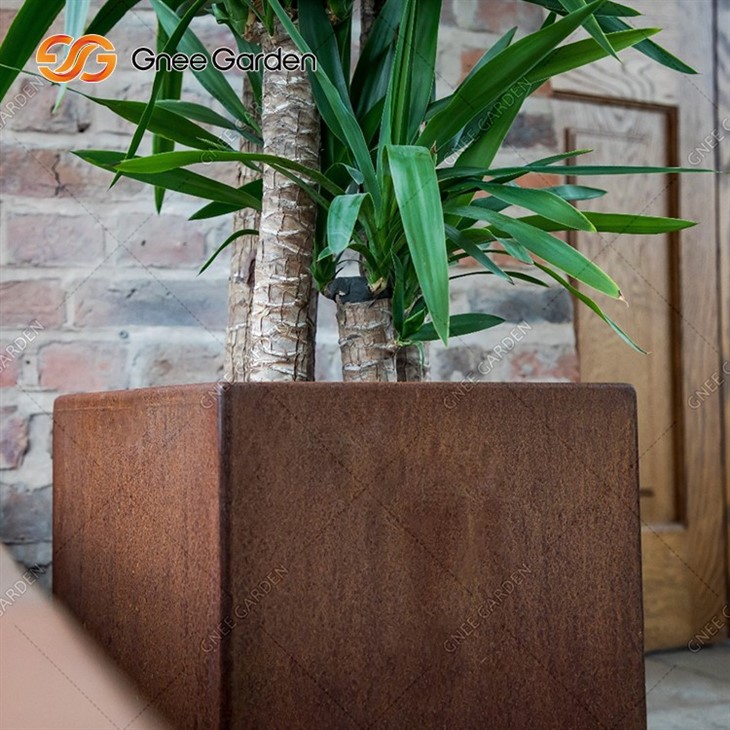 Rusty Round Corten Steel Planters Boxes